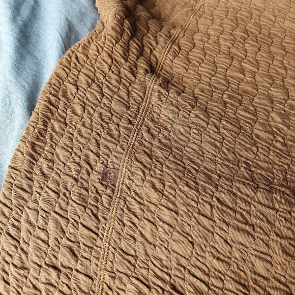 Lululemon Rippled V-Neck Pullover - Picture 10 of 10